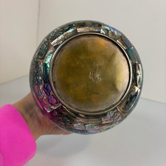 Vintage Abalone Shell Mosaic Pitcher Brass Mother of Pearl Jug Vase Decor 1960s - Picture 6 of 9